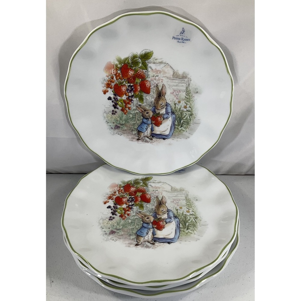 Beatrix Potter Peter Rabbit Green Wavy Rimmed Easter Dinner Plates Set of 4